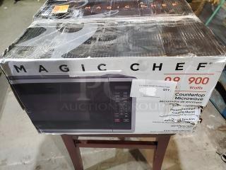 Magic Chef Countertop Microwave. Still in box!