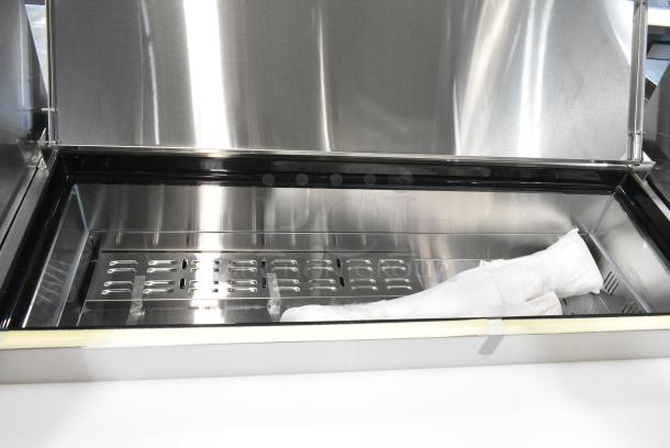 BRAND NEW SCRATCH AND DENT! 2024 Migali C-PP44-D-HC Stainless Steel Commercial Pizza Prep Table w/ 2 Drawers on Commercial Casters. 115 Volts, 1 Phase. Serial C-PP44-D-HC240528C003. Tested and Working! - Image 5 of 10
