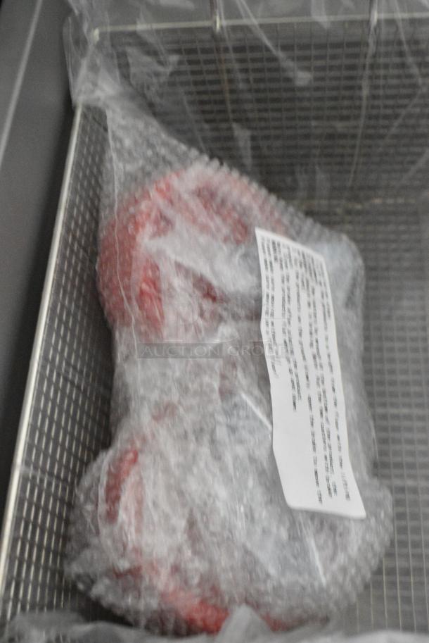 BRAND NEW SCRATCH AND DENT! 2024 Migali C-F75-LP Stainless Steel Commercial Propane Gas Powered 75 Pound Capacity Deep Fat Fryer w/ 2 Metal Fry Baskets. 150,000 BTU. Serial C-F75-LP2404150010. - Image 5 of 10