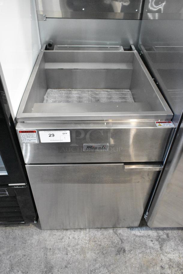 BRAND NEW SCRATCH AND DENT! 2024 Migali C-F75-LP Stainless Steel Commercial Propane Gas Powered 75 Pound Capacity Deep Fat Fryer w/ 2 Metal Fry Baskets. 150,000 BTU. Serial C-F75-LP2404020005. - Image 8 of 12