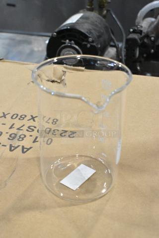 4 BRAND NEW SCRATCH AND DENT! GBE17 American Metalcraft GBE17 Chemistry Collection 17 oz. (500 mL) Beaker Glass. 4 Times Your Bid!