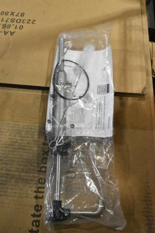 BRAND NEW SCRATCH AND DENT! 71888000 Server 88000 Eco 1 oz. Stainless Steel Condiment Pump