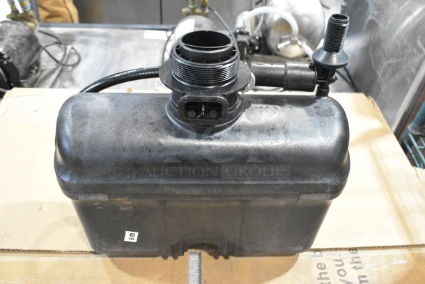 BRAND NEW SCRATCH AND DENT! 41AM411152641F3BK Flushmate M-101526-F3BK 503 Series 1.6 GPF Replacement System with Handle Kit and 3-in-1 Wrench - Image 7 of 10