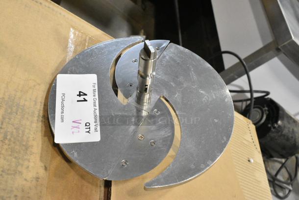 2 BRAND NEW SCRATCH AND DENT! Items Including Avantco 178COUPLER Talos 1022704 "D" System Beer Keg Coupler and Metal Vegetable Slicer Blade. 2 Times Your Bid! - Image 7 of 9