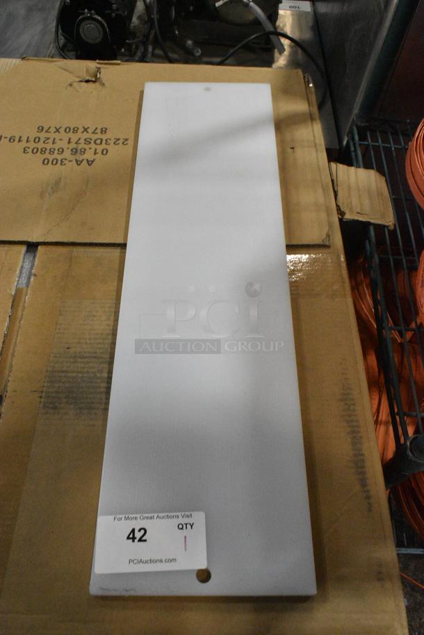 BRAND NEW SCRATCH AND DENT! White Cutting Board. - Image 1 of 4