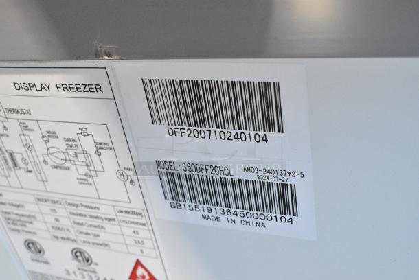 BRAND NEW SCRATCH AND DENT! Avantco 360DFF20HCL DFF20-HCL 70 7/8" Customizable Flat Top Display Ice Cream Freezer Merchandiser. 115 Volts, 1 Phase. Tested and Powers On But Does Not Get Cold - Image 5 of 6