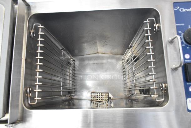 Cleveland 21CET8208WALNP SteamCraft Ultra 3 Stainless Steel Commercial Electric Powered Single Deck Steam Cabinet on Stand. 208/240 Volts, 1/3 Phase. - Image 5 of 6