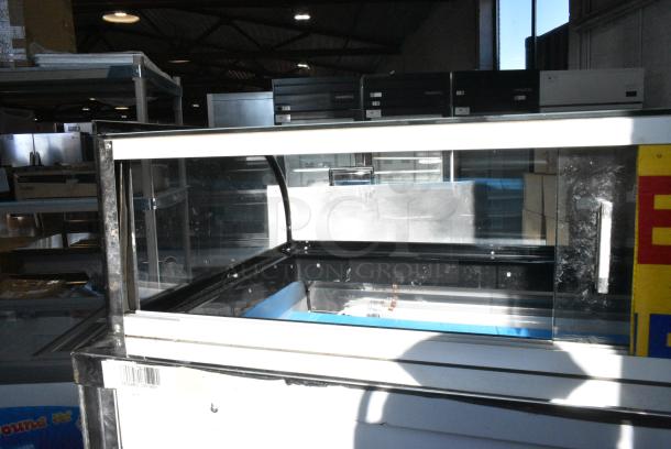 2020 Leader SDL48SC Metal Commercial Deli Display Case Merchandiser w/ Top Dry Display Case on Commercial Casters. 115 Volts, 1 Phase. Tested and Powers On But Does Not Get Cold - Image 7 of 9