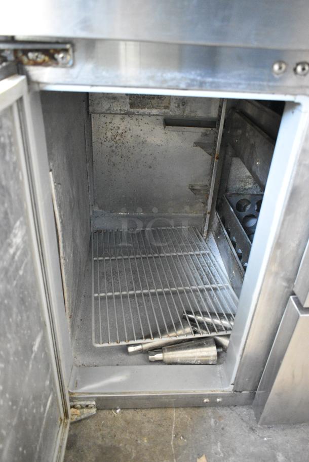 Continental RA60N Stainless Steel Commercial 2 Door and 2 Drawer Undercounter Cooler. 115 Volts, 1 Phase. Tested and Working! - Image 7 of 8
