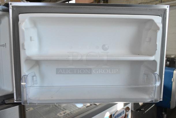 Frigidaire FGTR1845QF0 Gallery Stainless Steel Cooler w/ Freezer. 115 Volts, 1 Phase. Tested and Working! - Image 4 of 7