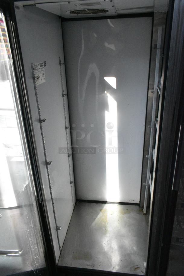 True GDM-52TM-RL-LD Metal Commercial 2 Door Reach In Cooler Merchandiser w/ Poly Coated Racks. 115 Volts, 1 Phase. Tested and Working! - Image 2 of 4