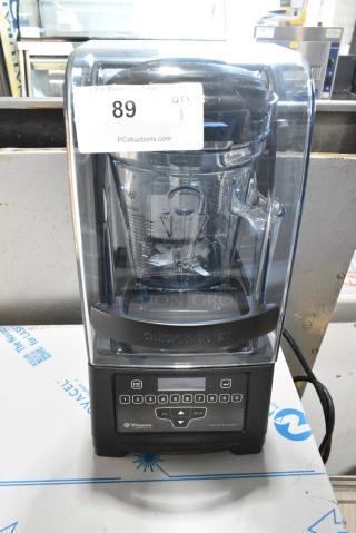 BRAND NEW SCRATCH AND DENT! 2024 Vita-Mix VM0222 Metal Commercial Countertop Blender w/ Clear Dome Cover. 120 Volts, 1 Phase. Tested and Working!