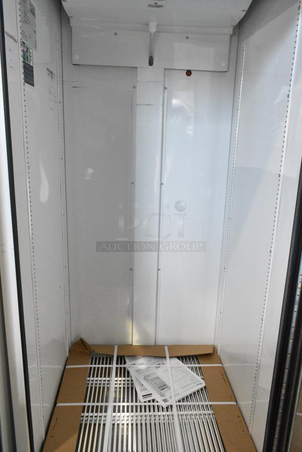 BRAND NEW SCRATCH AND DENT! 2021 True TSCI-600R-G-PH Metal Commercial Single Door Reach In Cooler Merchandiser w/ Poly Coated Racks. 115 Volts 1 Phase. Tested and Working! - Image 3 of 5