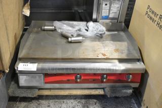 Avantco 177EG30N Stainless Steel Commercial Countertop Electric Powered Flat Top Griddle w/ Thermostatic Controls. 208/240 Volts, 1 Phase.