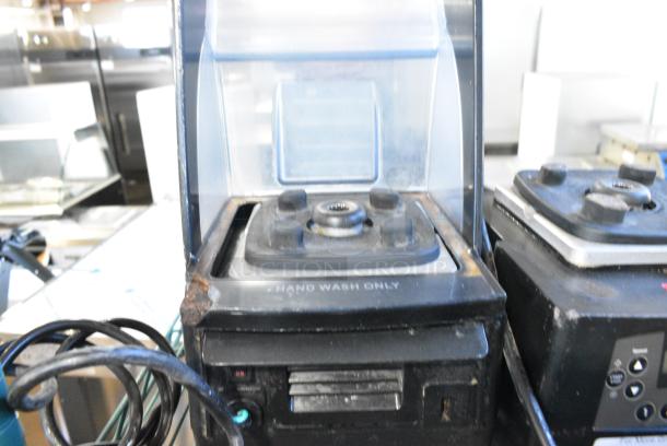 Vita-Mix VM0145 Metal Commercial Countertop Blender w/ Poly Enclosure Lid. 120 Volts, 1 Phase. Tested and Working! - Image 3 of 7