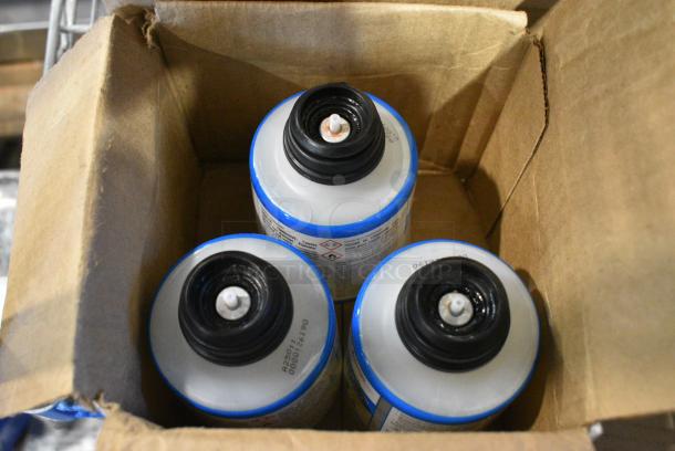 Box of 3 BRAND NEW Tru Shot Glass and Multi Surface Cleaner Bottles. - Image 3 of 4