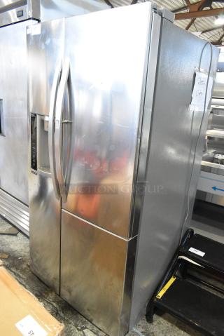 LG LSXS26366S/05 Stainless Steel Cooler w/ Freezer. 115 Volts, 1 Phase. Tested and Working!