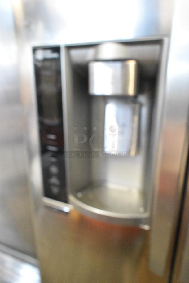 LG LSXS26366S/05 Stainless Steel Cooler w/ Freezer. 115 Volts, 1 Phase. Tested and Working! - Image 4 of 10