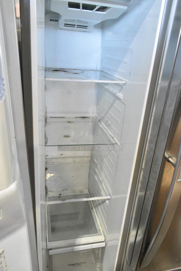 LG LSXS26366S/05 Stainless Steel Cooler w/ Freezer. 115 Volts, 1 Phase. Tested and Working! - Image 5 of 10