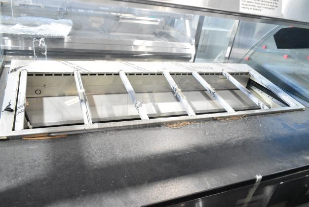 BRAND NEW SCRATCH AND DENT! Hussmann CR3-P-4-SH-RSS-R Metal Commercial Floor Style Grab N Go Cooler w/ Top Display Case Merchandiser. 120/208-240 Volts, 1 Phase. - Image 5 of 6