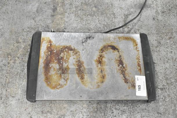 Cadco WT-10S Metal Countertop Electric Griddle. 120 Volts, 1 Phase. - Image 2 of 3