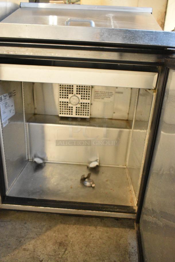 2017 True TSSU-27-08-HC Stainless Steel Commercial Sandwich Salad Prep Table Bain Marie Mega Top on Commercial Casters. 115 Volts, 1 Phase. Tested and Working! - Image 5 of 6