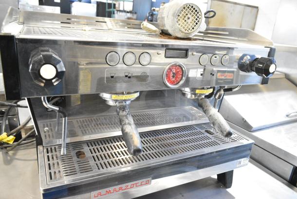 La Marzocco LINEAPB 2AV Stainless Steel Commercial 2 Group Espresso Machine w/ 2 Portafilters and 2 Steam Wands. 208-240 Volts, 1 Phase. - Image 3 of 6