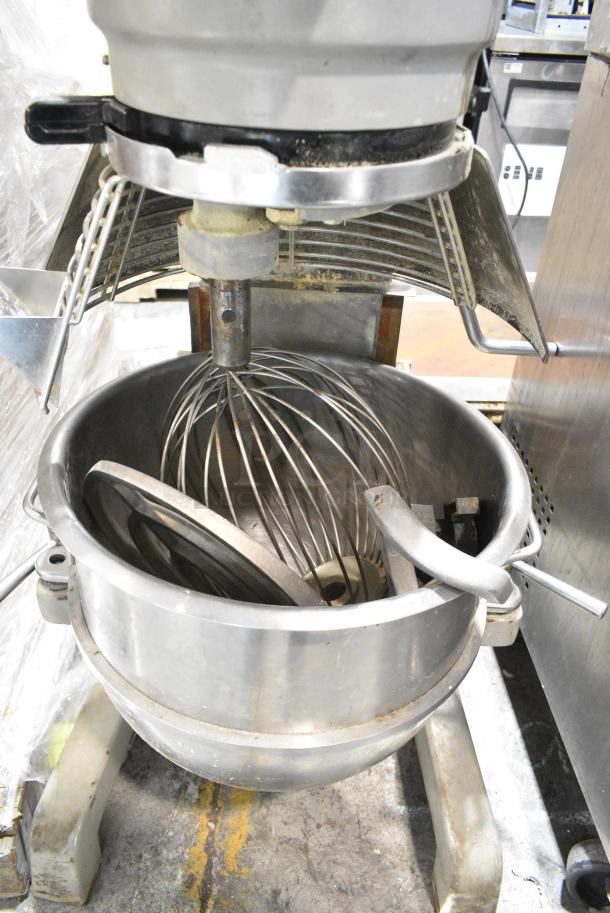 Globe SP30 Metal Commercial Floor Style 30 Quart Planetary Dough Mixer w/ Stainless Steel Mixing Bowl, Bowl Guard, Dough Hook, Paddle and Whisk Attachments. 115 Volts, 1 Phase. Tested and Powers On But Parts Do Not Move - Image 5 of 8