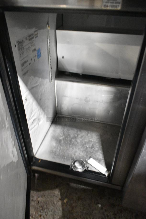 True TWT-36 Stainless Steel Commercial 2 Door Work Top Cooler on Commercial Casters. 115 Volts, 1 Phase. Tested and Working! - Image 5 of 7