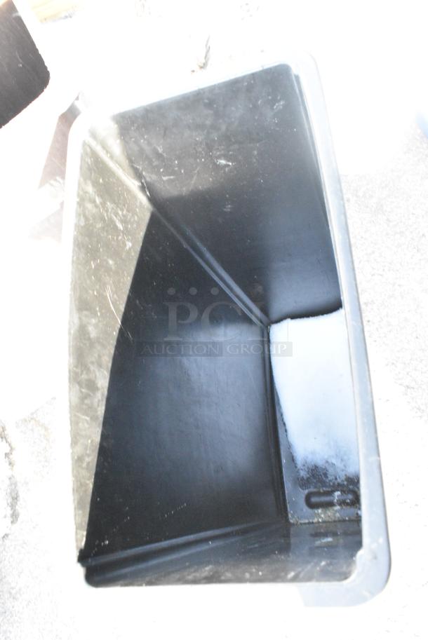 2 Poly Slim Jim Trash Cans. 2 Times Your Bid! - Image 3 of 5