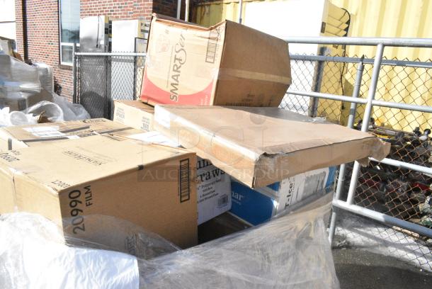 18 BRAND NEW! Boxes Including Fold-Pak SmartServ 16SSPRINTM 16 oz. Printed Chinese / Asian Microwavable Paper Take-Out Container - 500/Case, Dart 6PWCR Concorde 6" White Non-Laminated Round Foam Plate - 1000/Case, 129MCS38B Choice Containers, Huhtamaki Chinet 20990 StrongHolder 2 Cup Carrier with Large Tray - 100/Case, Assure 190F1728 Pitco PP10606 Equivalent 17 1/2" x 28" Heavy-Duty Flat Style Filter Paper - 100/Box, 485WJ10WH Choice 10 1/4" Jumbo Red and White Striped Wrapped Straw - 2000/Case. 18 Times Your Bid! - Image 4 of 11