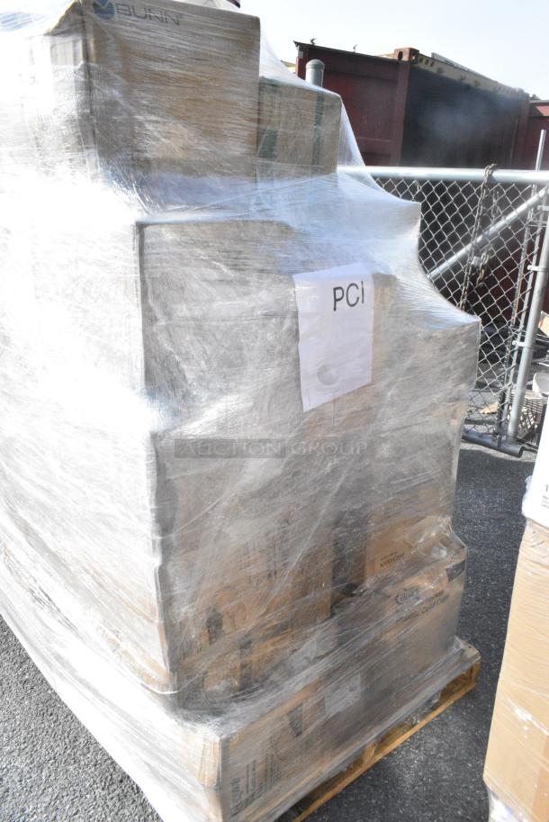 30 BRAND NEW! Boxes Including 966TALLFLDB Choice White Tall-Fold 6" x 13" Dispenser Napkin - 8000/Case, 127P150C Choice 1.5 oz. Clear Plastic Souffle Cup / Portion Cup - 2500/Case, 50010DWALLW Choice 10 oz. White Smooth Double Wall Paper Hot Cup - 500/Case. 30 Times Your Bid! - Image 3 of 8