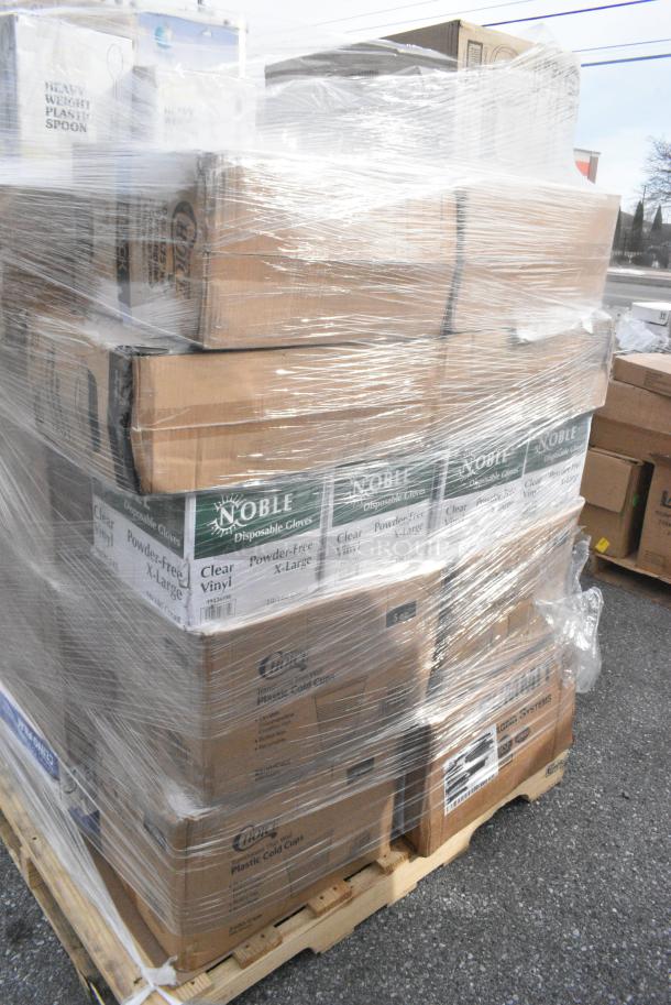 32 BRAND NEW! Boxes Including 128HD12COMBO Choice Heavy Duty 12 oz. Microwavable Translucent Plastic Deli Container and Lid Combo Pack - 240/Case, 394365XL Noble Products Powder-Free Disposable Clear Vinyl Gloves for Foodservice - Extra Large - 1000/Case, 50016W Choice White Poly Paper Hot Cup, 500TW5 Choice 5 oz. Translucent Thin Wall Plastic Cold Cup - 2500/Case, 129MCS242CB Choice 30 oz. Black 8 3/4" x 6" x 2 3/4" 2-Compartment Rectangular Microwavable Heavy Weight Container with Lid - 150/Case, 130GDSPN400Y Visions 6 1/2" Elegant Gold Heavy Weight Plastic Spoon - 400/Case, Lavex 502434816CL Lavex 56 Gallon 16 Micron 43" x 48" High Density Janitorial Can Liner / Trash Bag - 200/Case. 32 Times Your Bid! - Image 3 of 12