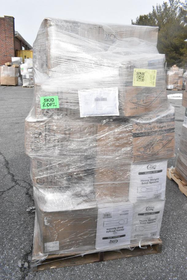 30 BRAND NEW! Boxes Including 130WWHSSPOONHW Choice White Heavy Weight Wrapped Polystyrene Plastic Soup Spoon - 1000/Case, 612605070 Choice Full Size Foil Steam Table Pan Deep 3 3/8" Depth - Full Size Deep - 50/Case, 760SOUP8WB Choice 8 oz. White Double Poly-Coated Paper Food Cup - 1000/Case, 347TCL10 Choice 10 oz. Clear Disposable Plastic Tumbler - 500/Case, 394345M Noble NexGen Powder-Free Disposable Black Hybrid 3 Mil Thick Gloves - Medium - 1000/Case, 795PTOWHT4 Choice White Microwavable Folded Paper #4 Take-Out Container 7 3/4" x 5 1/2" x 3 1/2" - 160/Case, 966TALLFLDB Choice White Tall-Fold 6" x 13" Dispenser Napkin - 8000/Case. 30 Times Your Bid! - Image 4 of 11