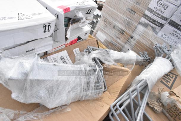 16 BRAND NEW! Boxes Including Lavex 712MBSD40HL Lavex Soap Dispenser, S2G ARROW 21x19+10, 712MBTSCD Lavex Toilet Seat Dispenser, F-Matic Aroma 3000 AE300N Ripe Mango Scent Metered Air Freshener Dry Spray Refill - 12/Case, 127SB24COMBO Choice 24 oz. Clear Plastic Salad Bowl with Lid - 150/Case. 16 Times Your Bid! - Image 8 of 9