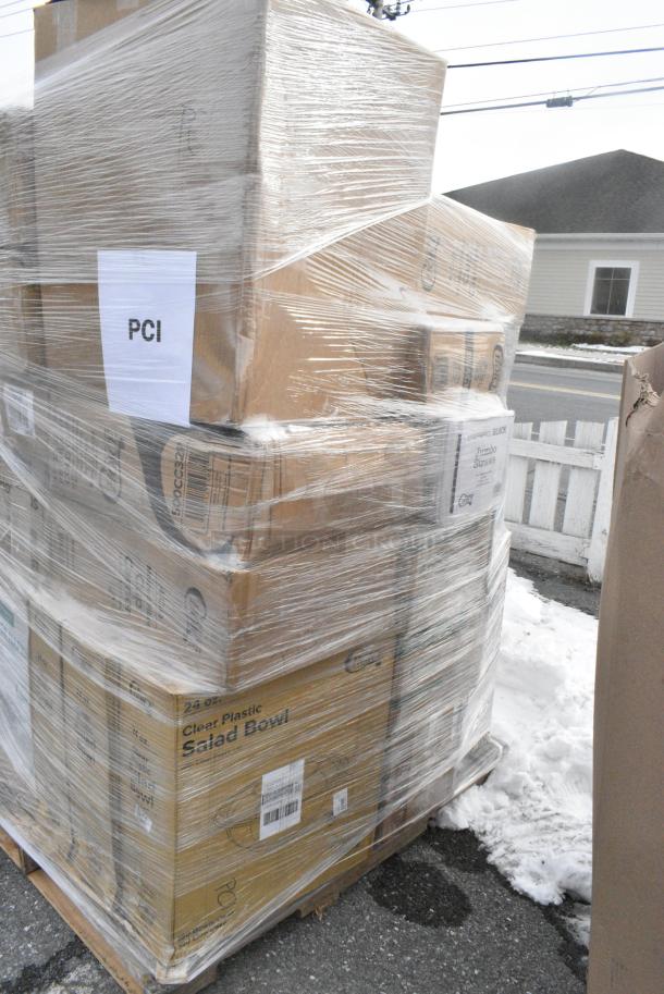 32 BRAND NEW! Boxes Including 128HD12COMBO Choice Heavy Duty 12 oz. Microwavable Translucent Plastic Deli Container and Lid Combo Pack - 240/Case, 433CARRIER4 Choice Pulp Fiber 4 Cup Carrier - 300/Case, 5008CAFE Choice 8 oz. Tall Cafe Print Poly Paper Hot Cup - 1000/Case, 5002BNAPWH Choice 2-Ply White Beverage / Cocktail Napkin - 3000/Case, 186CVB812 Choice 8" x 12" Chamber Vacuum Packaging Pouches / Bags 3 Mil - 1000/Case, 500CC32P Choice Clear PET Plastic Cold Cup, 127SB24COMBO Choice Clear PET Plastic Cold Cup - 32 oz. - 500/Case, 129MCR32B Choice 32 oz. Black Round Microwavable Heavy Weight Container with Lid 7 1/4" - 150/Case, 485UJ7BK Choice 7 3/4" Jumbo Black Unwrapped Straw - 5000/Case. 32 Times Your Bid! - Image 3 of 13