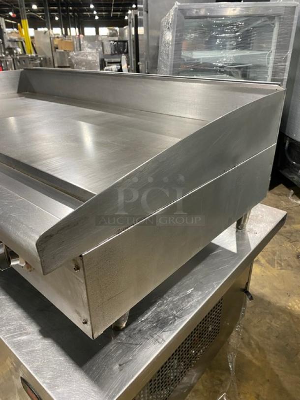 Star-Max Commercial Stainless Steel Natural Gas Powered Countertop Flat Griddle! With Back & Side Splash! With Thermostatic Controls! On Legs! - Image 3 of 8