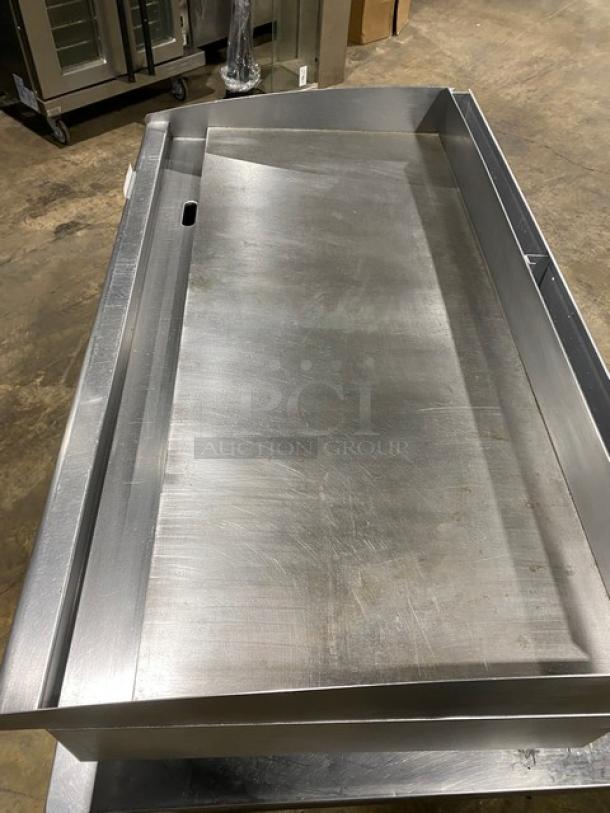 Star-Max Commercial Stainless Steel Natural Gas Powered Countertop Flat Griddle! With Back & Side Splash! With Thermostatic Controls! On Legs! - Image 5 of 8