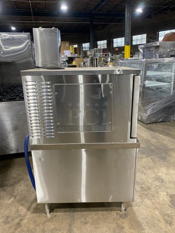 Market Forge Eco-Tech Plus Series Commercial Stainless Steel Natural Gas Powered Single Compartment Convection Steamer! Energy Star Certified! With Built In Pan Holding Rack! Model: ETP-5G SN: 76236-11CC-5518! 120V 1 Phase! On Legs! - Image 3 of 10