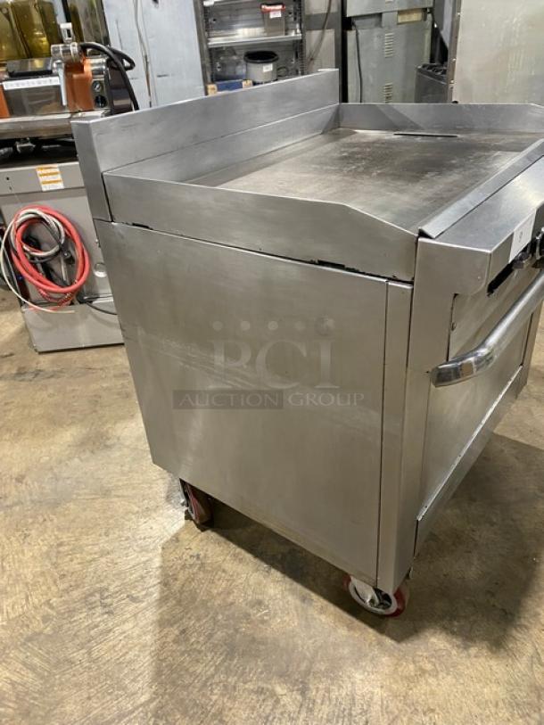 Vollrath Commercial Stainless Steel Natural Gas Powered Flat Top Grill & Oven Combo! With Thermostatic Controls! With Back & Side Splash! With Wire Oven Rack! On Casters! - Image 2 of 8