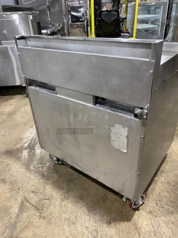 Vollrath Commercial Stainless Steel Natural Gas Powered Flat Top Grill & Oven Combo! With Thermostatic Controls! With Back & Side Splash! With Wire Oven Rack! On Casters! - Image 3 of 8