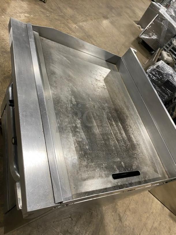 Vollrath Commercial Stainless Steel Natural Gas Powered Flat Top Grill & Oven Combo! With Thermostatic Controls! With Back & Side Splash! With Wire Oven Rack! On Casters! - Image 5 of 8