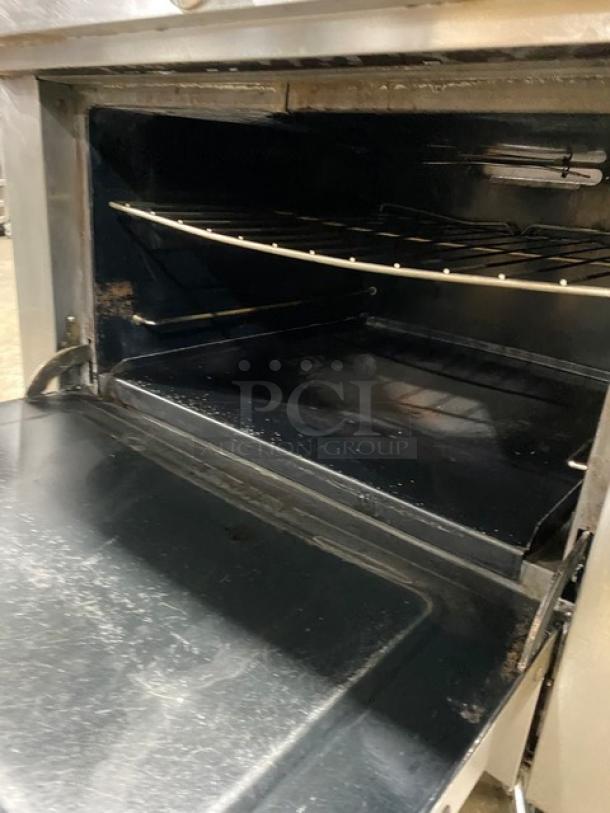 Vollrath Commercial Stainless Steel Natural Gas Powered Flat Top Grill & Oven Combo! With Thermostatic Controls! With Back & Side Splash! With Wire Oven Rack! On Casters! - Image 6 of 8