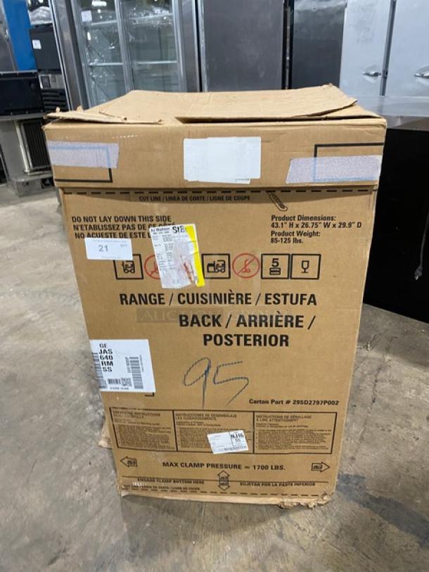BRAND NEW! IN THE BOX! GE Appliances Commercial Stainless Steel Electric Powered Free-Standing/Slide-In 4 Burner Hot Plate Range & Oven Combo! With Steam Clean! With Modular Back Guard & Wire Oven Rack! Model: JAS640RMSS! 208/240V! - Image 1 of 8