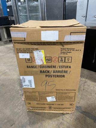 BRAND NEW! IN THE BOX! GE Appliances Commercial Stainless Steel Electric Powered Free-Standing/Slide-In 4 Burner Hot Plate Range & Oven Combo! With Steam Clean! With Modular Back Guard & Wire Oven Rack! Model: JAS640RMSS! 208/240V!