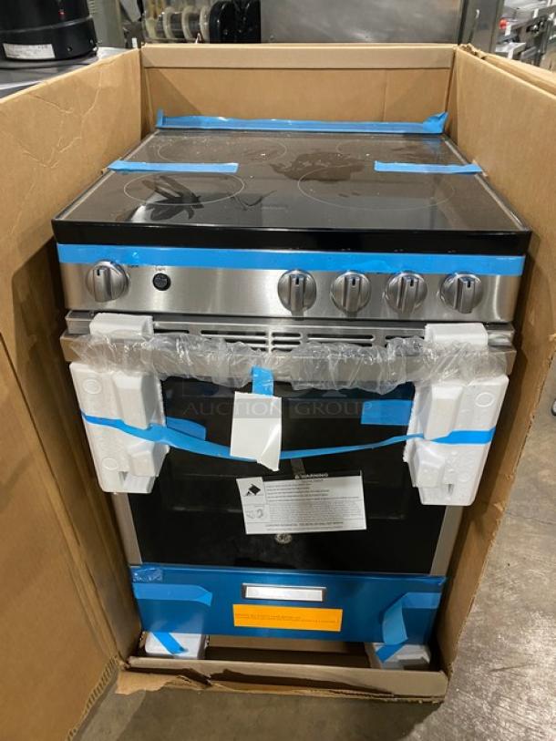 BRAND NEW! IN THE BOX! GE Appliances Commercial Stainless Steel Electric Powered Free-Standing/Slide-In 4 Burner Hot Plate Range & Oven Combo! With Steam Clean! With Modular Back Guard & Wire Oven Rack! Model: JAS640RMSS! 208/240V! - Image 2 of 8