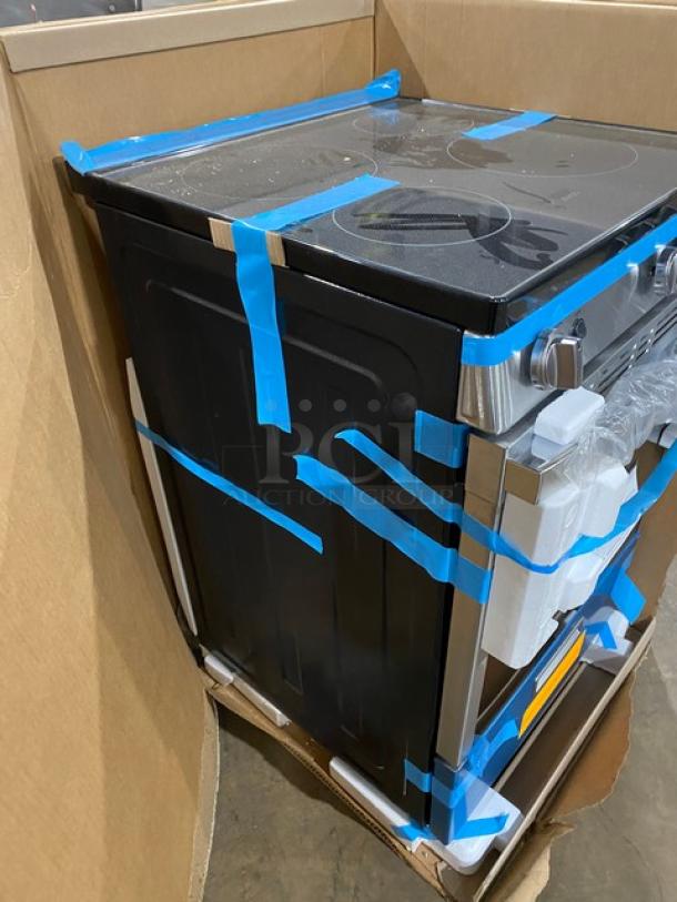 BRAND NEW! IN THE BOX! GE Appliances Commercial Stainless Steel Electric Powered Free-Standing/Slide-In 4 Burner Hot Plate Range & Oven Combo! With Steam Clean! With Modular Back Guard & Wire Oven Rack! Model: JAS640RMSS! 208/240V! - Image 3 of 8