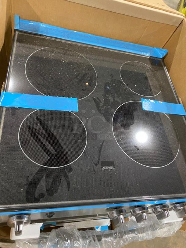 BRAND NEW! IN THE BOX! GE Appliances Commercial Stainless Steel Electric Powered Free-Standing/Slide-In 4 Burner Hot Plate Range & Oven Combo! With Steam Clean! With Modular Back Guard & Wire Oven Rack! Model: JAS640RMSS! 208/240V! - Image 5 of 8