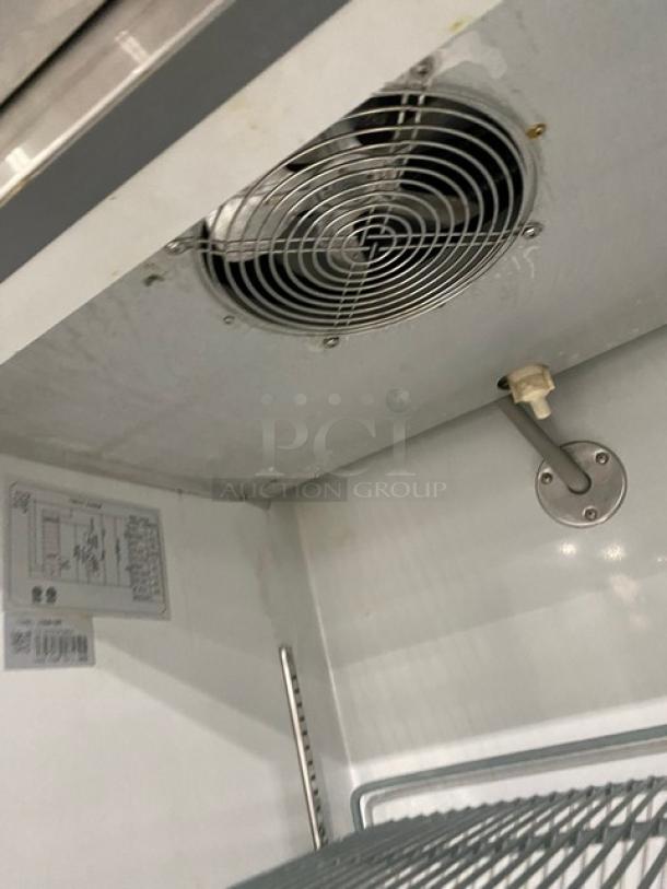 Avantco Commercial Stainless Steel Solid Single Door Reach In Refrigerator! With Poly Coated Wire Racks! Model: 178A19R! On Casters! - Image 6 of 9
