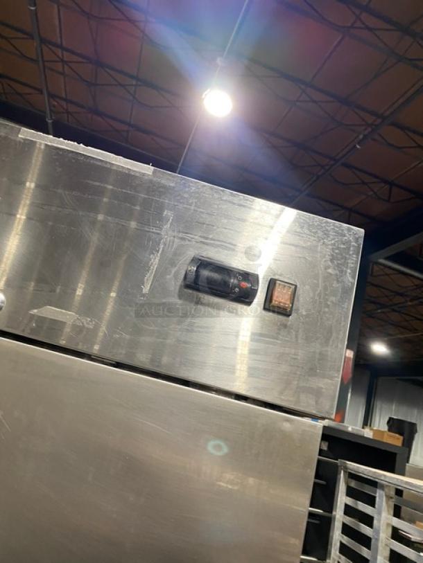 Avantco Commercial Stainless Steel Solid Single Door Reach In Refrigerator! With Poly Coated Wire Racks! Model: 178A19R! On Casters! - Image 8 of 9